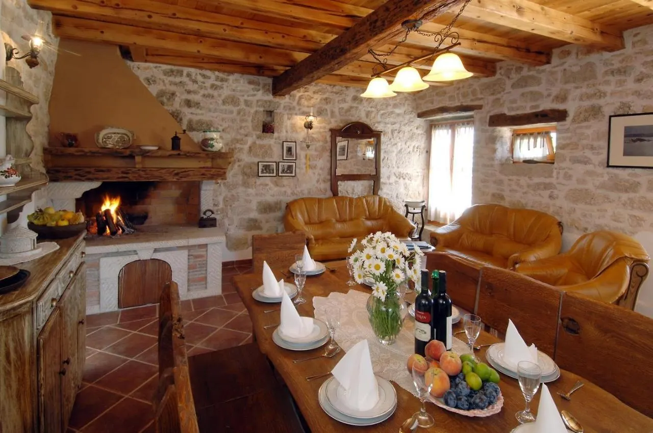Holiday Home Tamaris With Pool Višnjan