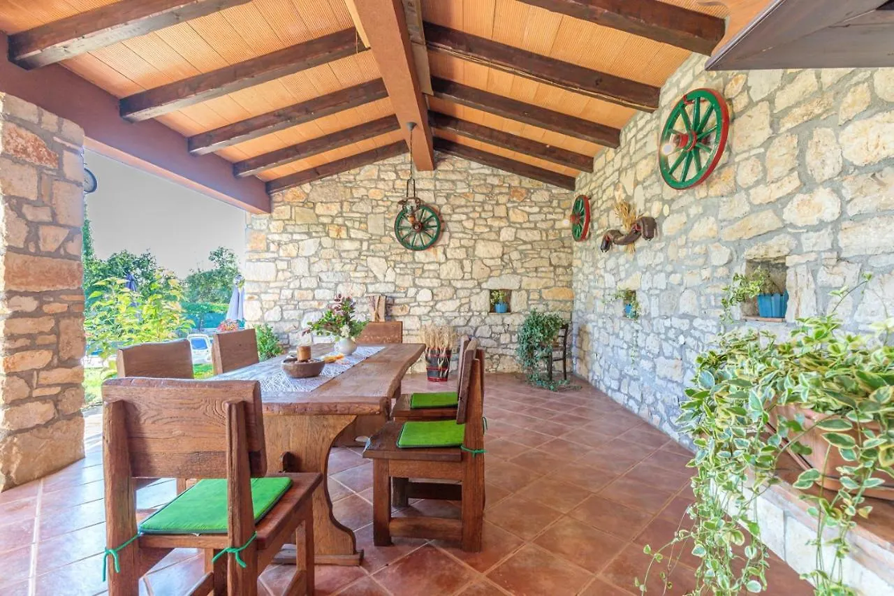 Holiday Home Tamaris With Pool Višnjan