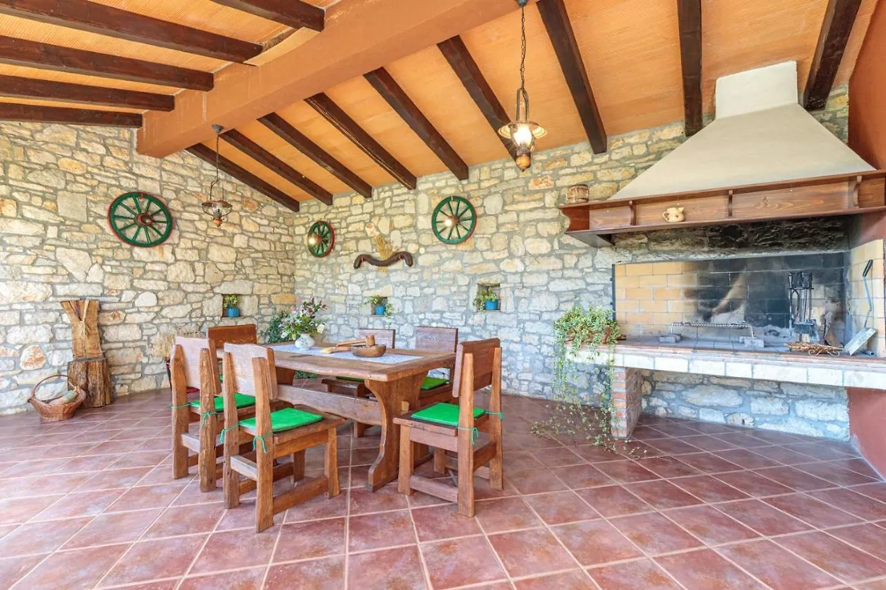 Holiday Home Tamaris With Pool Višnjan