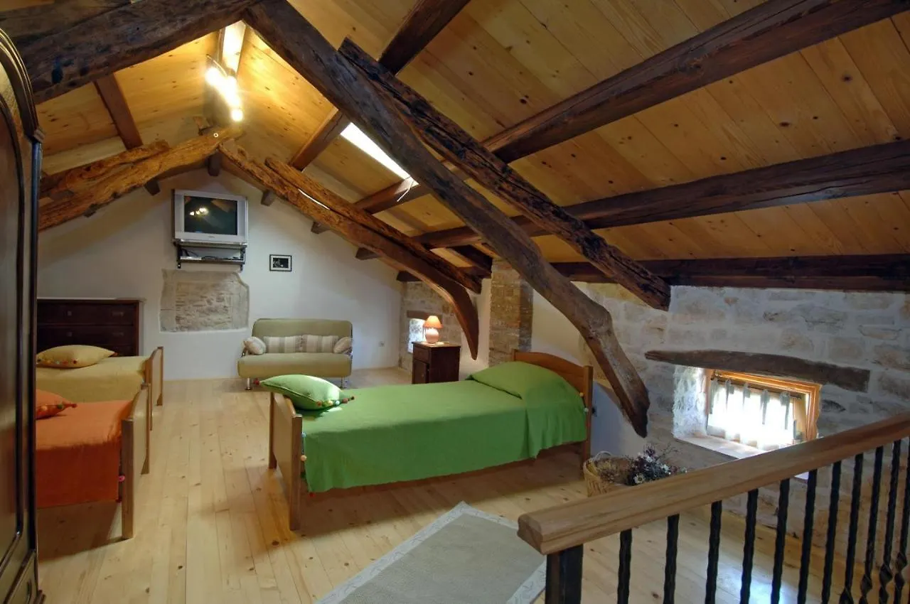 Holiday Home Tamaris With Pool Višnjan