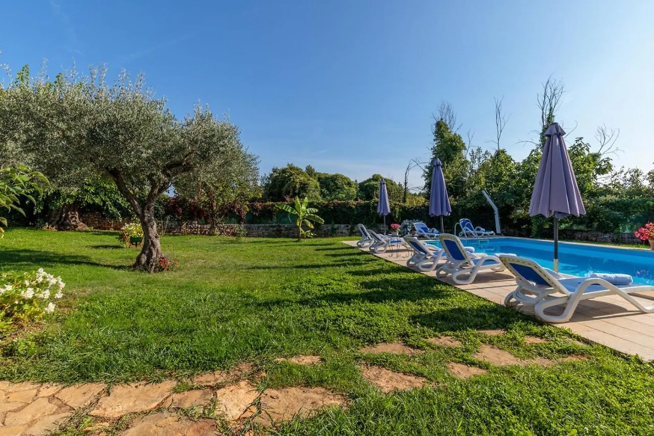 Holiday Home Tamaris With Pool Višnjan