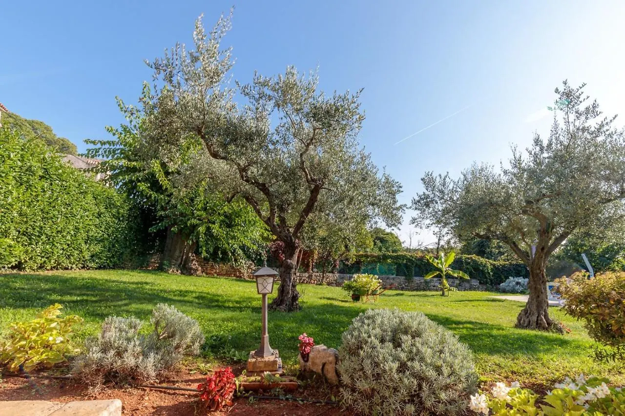 Holiday Home Tamaris With Pool Višnjan